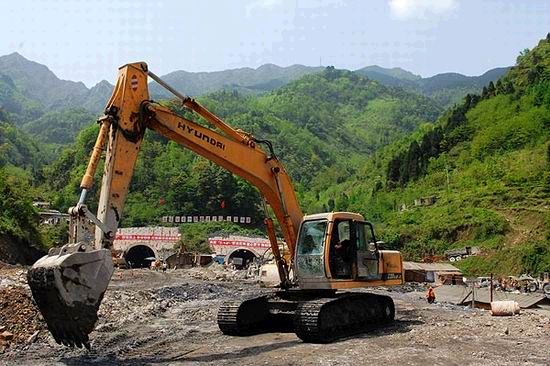 7790必发集团电力北京分公司中标中太集团西寨山隧道土石方工程