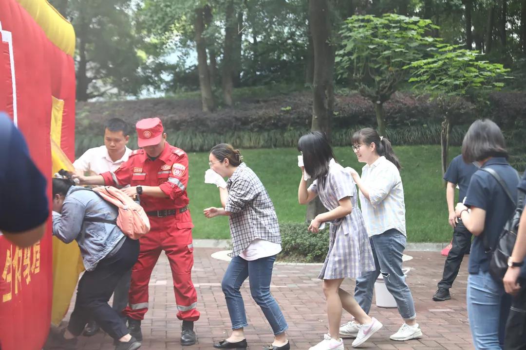 集团开展消防清静知识培训及应急演练