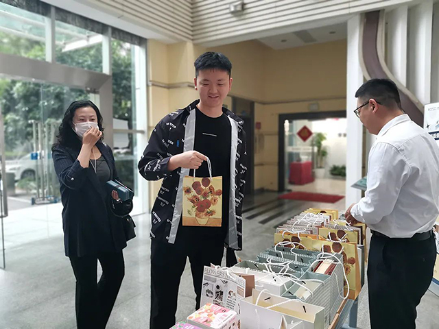 以书香换花香，，，，营造书香7790必发集团——集团工会举行2022年念书日主题活动