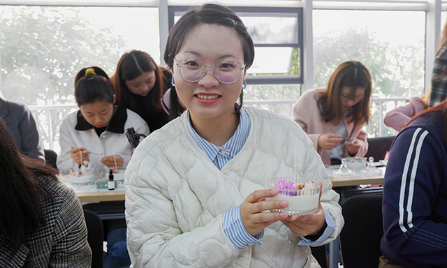 3·8最美妇女节｜闪灼她光线，，，，，致敬她实力
