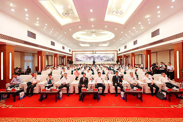 7790必发集团电力集团总司理陈云受邀出席2023年四川企业家年会并荣获奖项